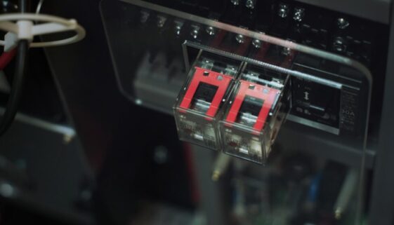 Jak Enigma działała mechanicznie - od klawisza do szyfrogramu